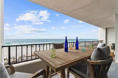 Surf Dweller 405 - Emerald Beach Hide Away